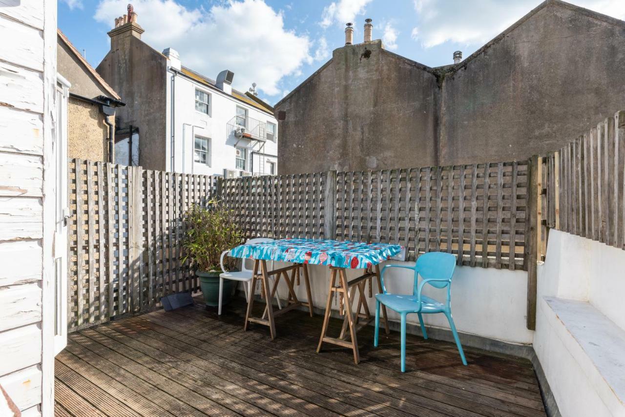 Apartamento Birch At Ship St Gardens Brighton Exterior foto